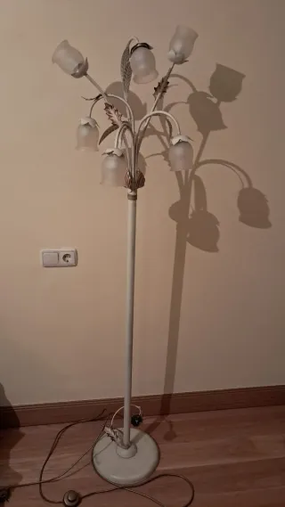 Lámpara de pie floral metal y cristal de 6 tulipas