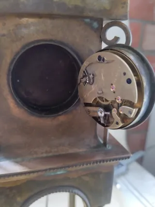 Reloj de sobremesa antiguo