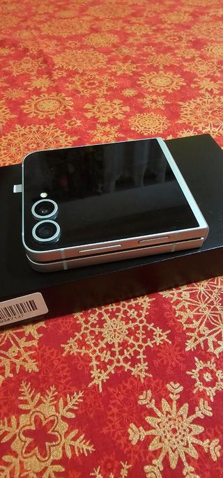 Samsung Galaxy Z Flip6