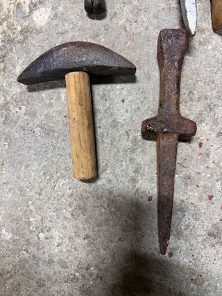 Set di 9 martelli e punteri per falciare