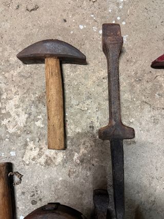 Set di 9 martelli e punteri per falciare