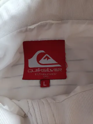 Chaqueta Quiksilver Talla L. Como nuevo.