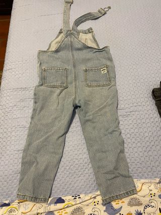 2 pantalones, peto, sudadera, jersey cuello cisne