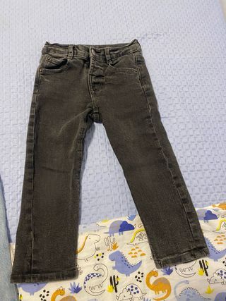 2 pantalones, peto, sudadera, jersey cuello cisne