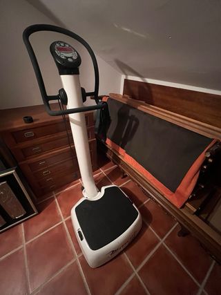 Plataforma Vibratoria Merit Fitness V1000