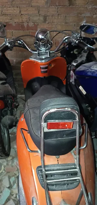 Moto Naranja Scooter buen precio