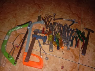 Lote de herramientas manuales