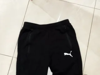Pantalón deportivo Puma negro