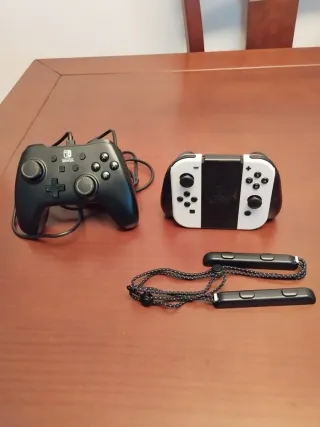 Nintendo Switch OLED Blanca + Mando + Juego +Funda