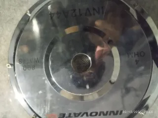 Caja de subwoofer con 2 altavoces