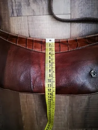 Bolso de hombro marrón