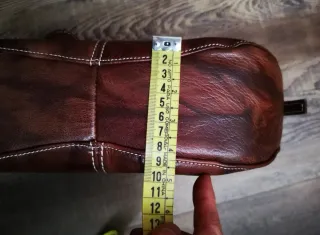 Bolso de hombro marrón