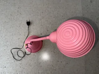 Lámpara de mesa vintage.