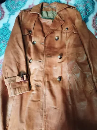 Abrigo de piel auténtica con cinturón