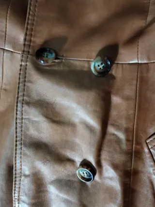 Abrigo de piel auténtica con cinturón