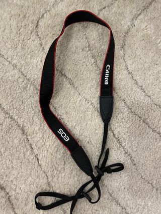 Canon EOS R50 Kit Cámara + Lente RF 50mm + Lámpara