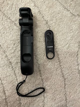 Canon EOS R50 Kit Cámara + Lente RF 50mm + Lámpara