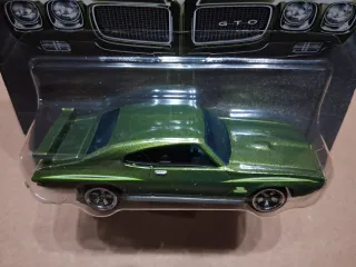 Hot Wheels '70 Pontiac GTO Silver Series