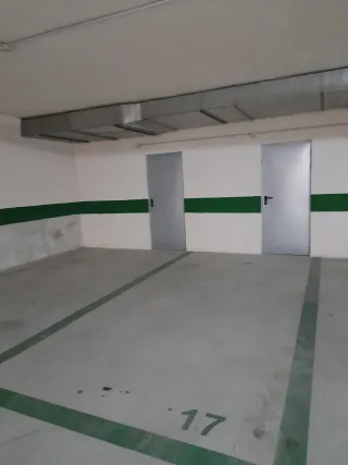 Se alquila trastero con plaza de garaje