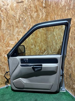 Puerta Derecha Nissan Terrano 2 (3 Puertas)
