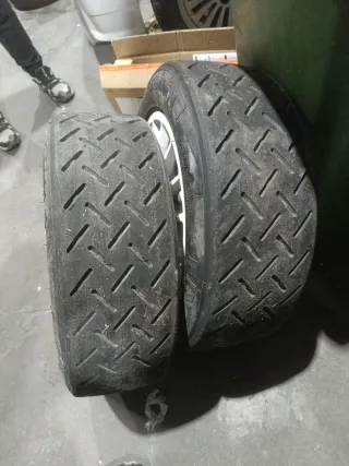 Neumático semisliks fedima