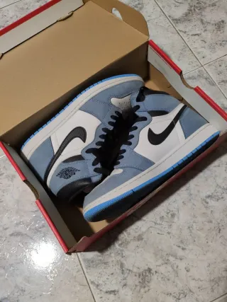 Nike Jordan 1 Azul y Blanco