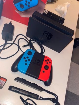 Nintendo Switch casi nueva + 3 juegos