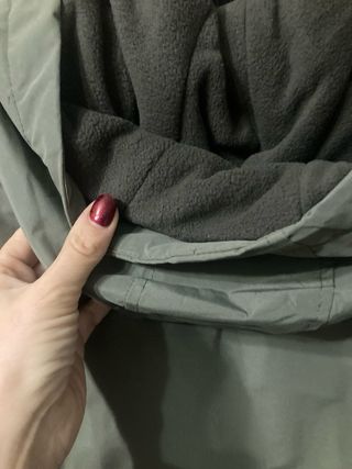 Abrigo Primark verde militar con capucha Talla M