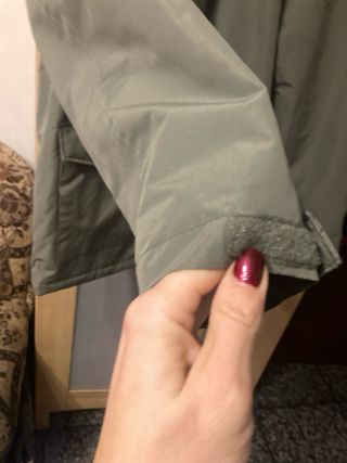 Abrigo Primark verde militar con capucha Talla M