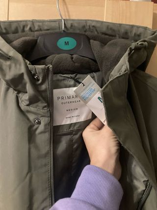 Abrigo Primark verde militar con capucha Talla M