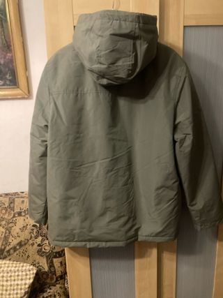 Abrigo Primark verde militar con capucha Talla M