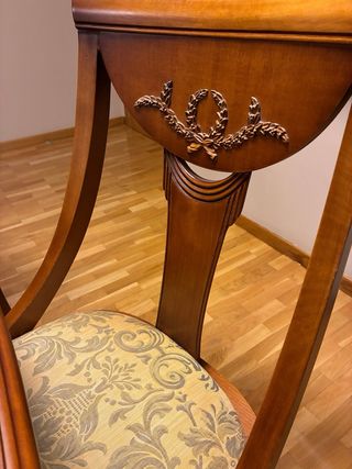 Mesa de comedor y 6 sillas de madera