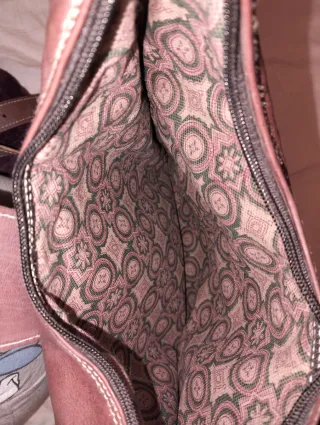 Bolso de piel marrón artesanal bandolera