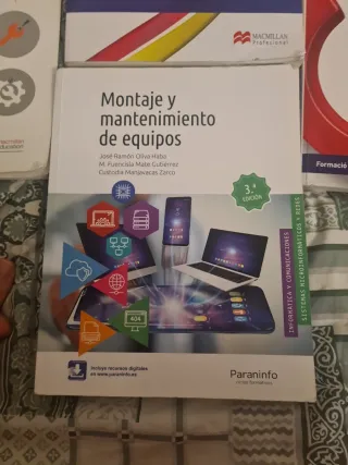 Libros Fp hay dos en castellano y dos en catalan