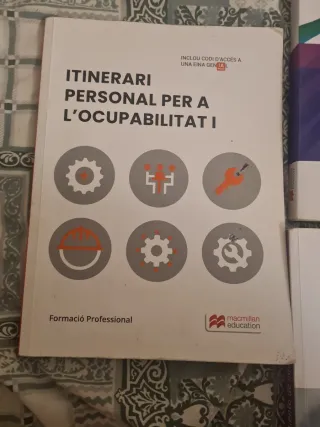Libros Fp hay dos en castellano y dos en catalan