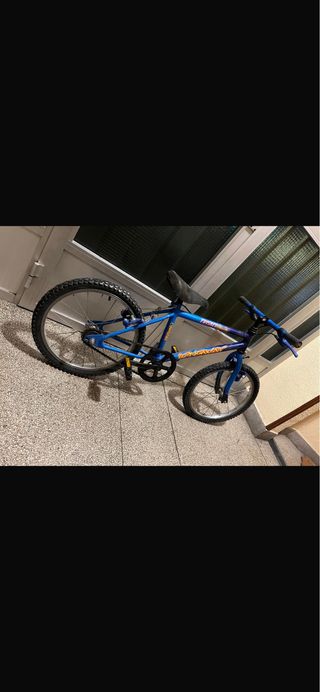 Bicicleta BMX azul