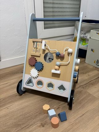Andador infantil de madera sklum