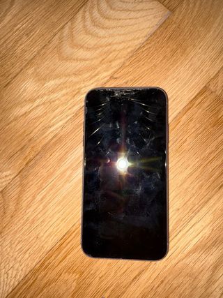 iPhone 11 Morado 256GB-PARA PIEZAS