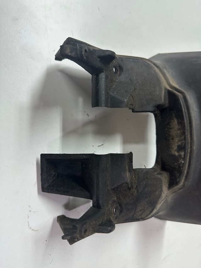 Tapa bajo asiento yamaha aerox