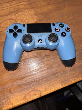 Consola PS4 Slim 825GB + 3 Juegos