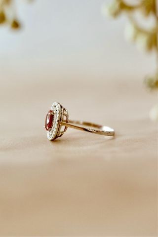 Anillo Oro Blanco 18k Rubi y Brillantes