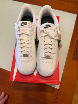 Nike Cortez Talla 42 Blanco y Verde