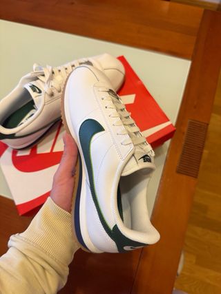 Nike Cortez Talla 42 Blanco y Verde