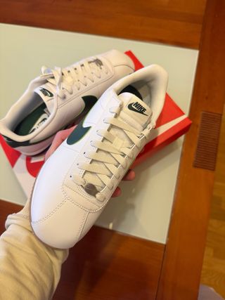 Nike Cortez Talla 42 Blanco y Verde