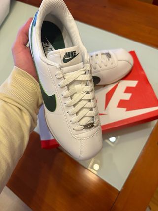 Nike Cortez Talla 42 Blanco y Verde
