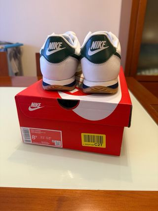 Nike Cortez Talla 42 Blanco y Verde