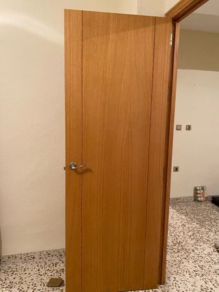 Puerta de madera.