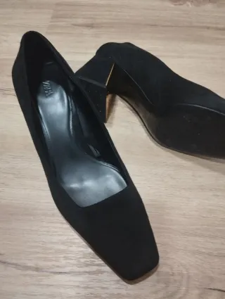 Zapatos Zara Tacón Bajo Dorado Talla 39