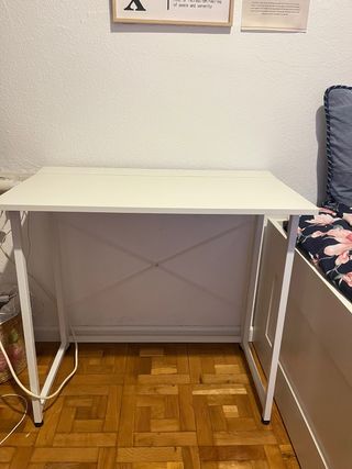 Mesa plegable blanca poco uso