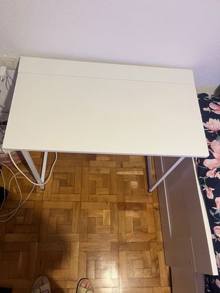 Mesa plegable blanca poco uso